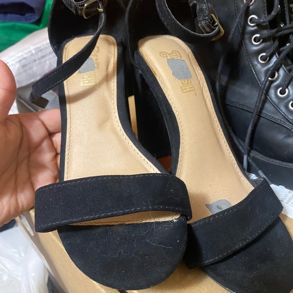 Heels - Picture 4 of 4